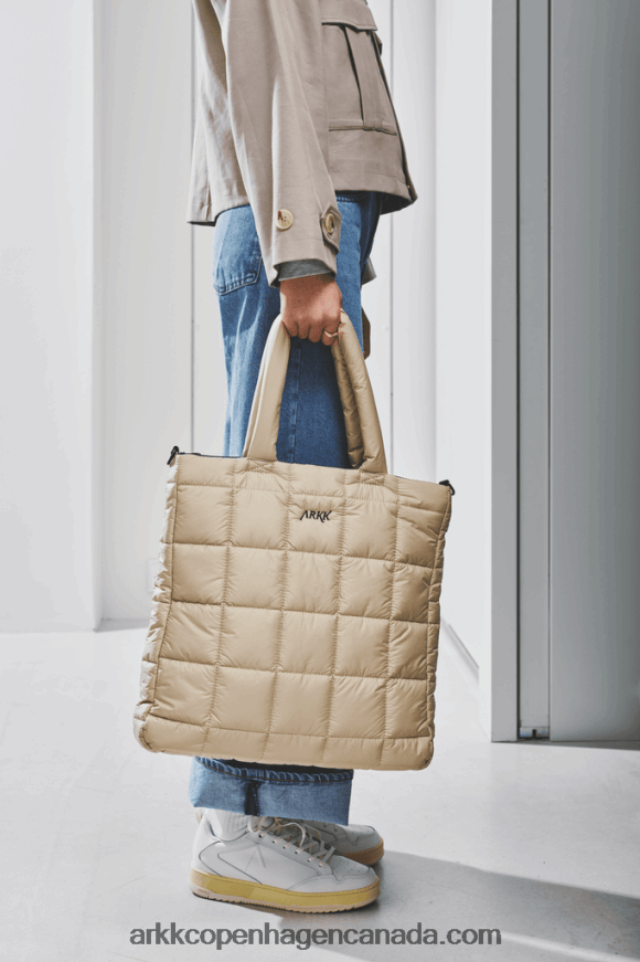 Light Desert Black Padded Shopper ARKK Copenhagen BBH2VB271